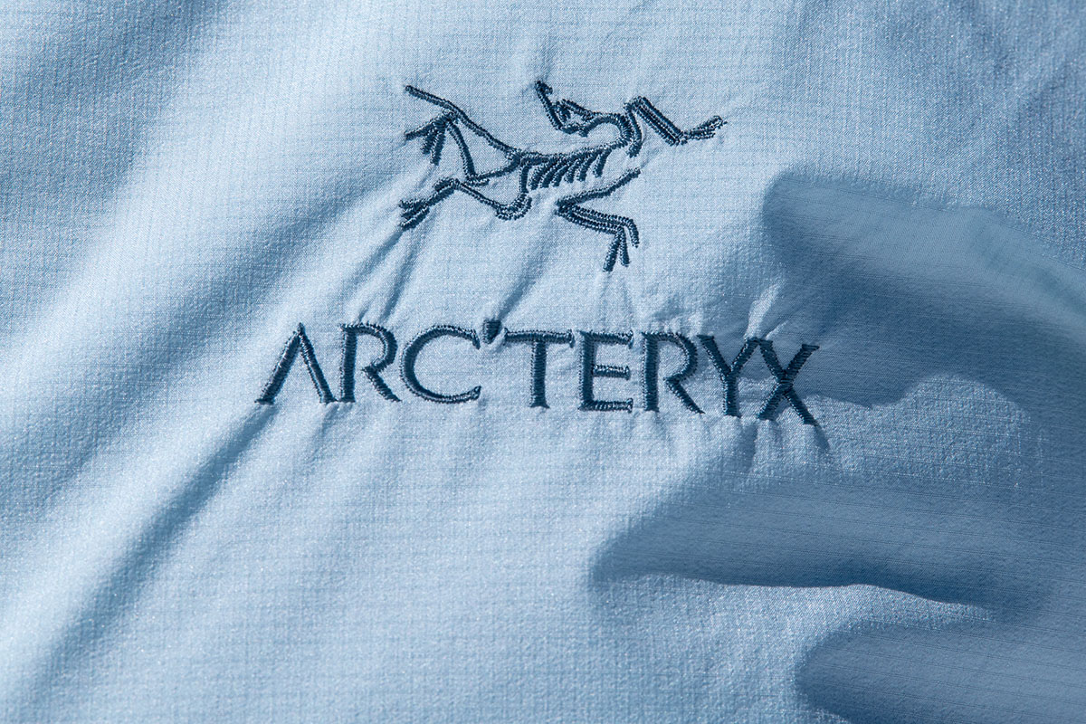 Arc'teryx Atom SL Hoody (logo closeup)